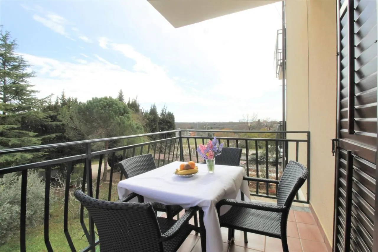 בית הארחה Valizza Apartments With Pool Albina