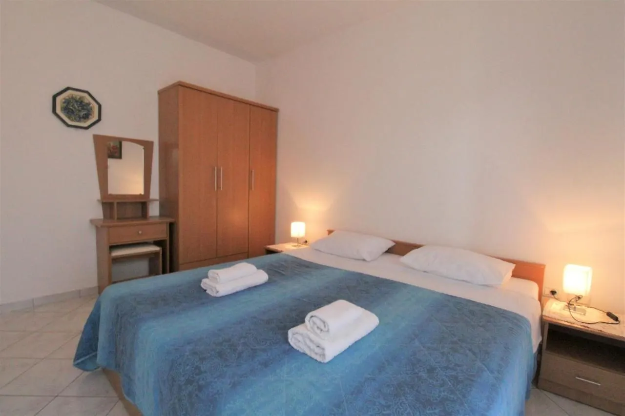 Valizza Apartments With Pool Albina 4*,  סלובניה