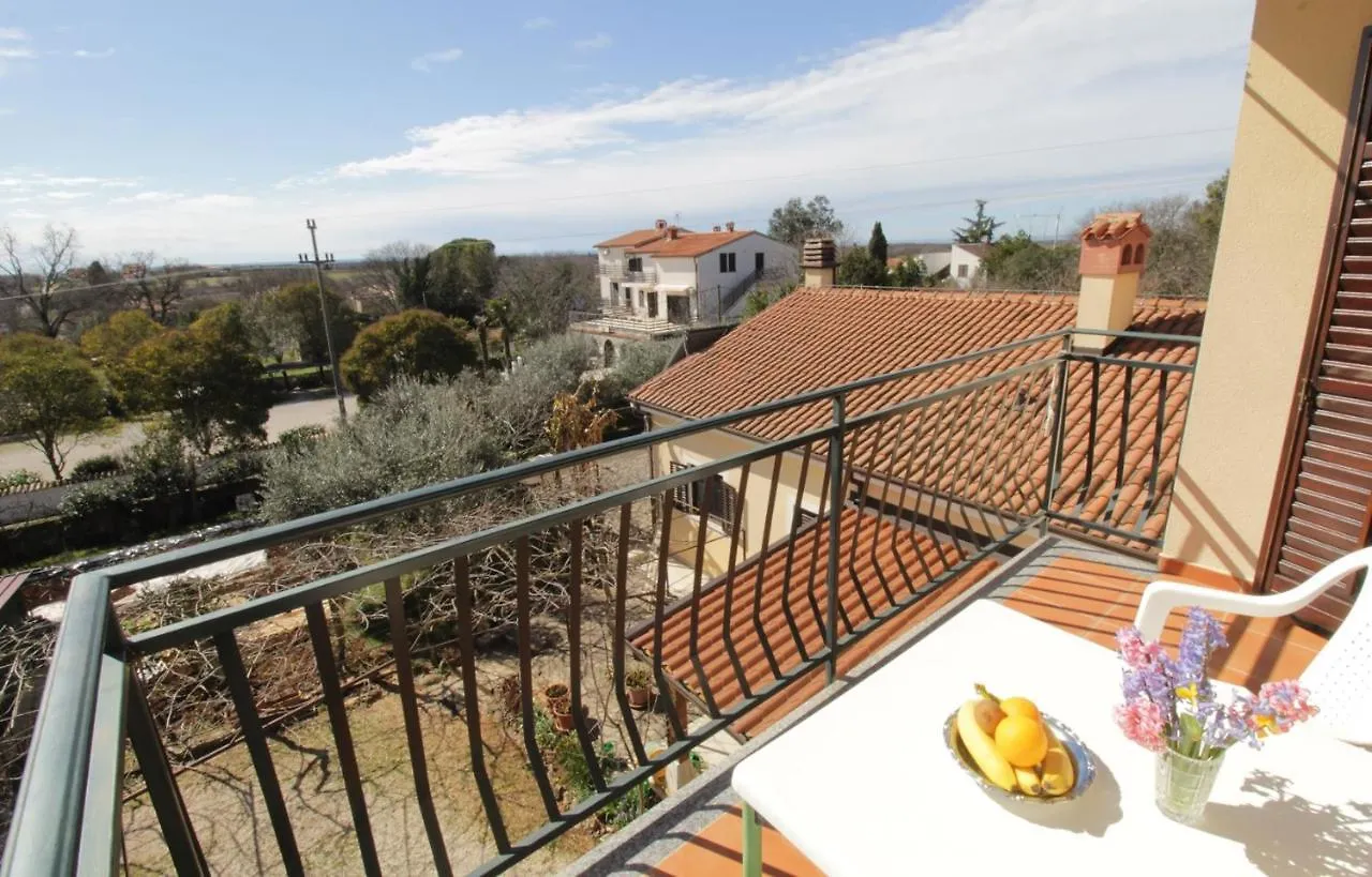Valizza Apartments With Pool Albina סלובניה