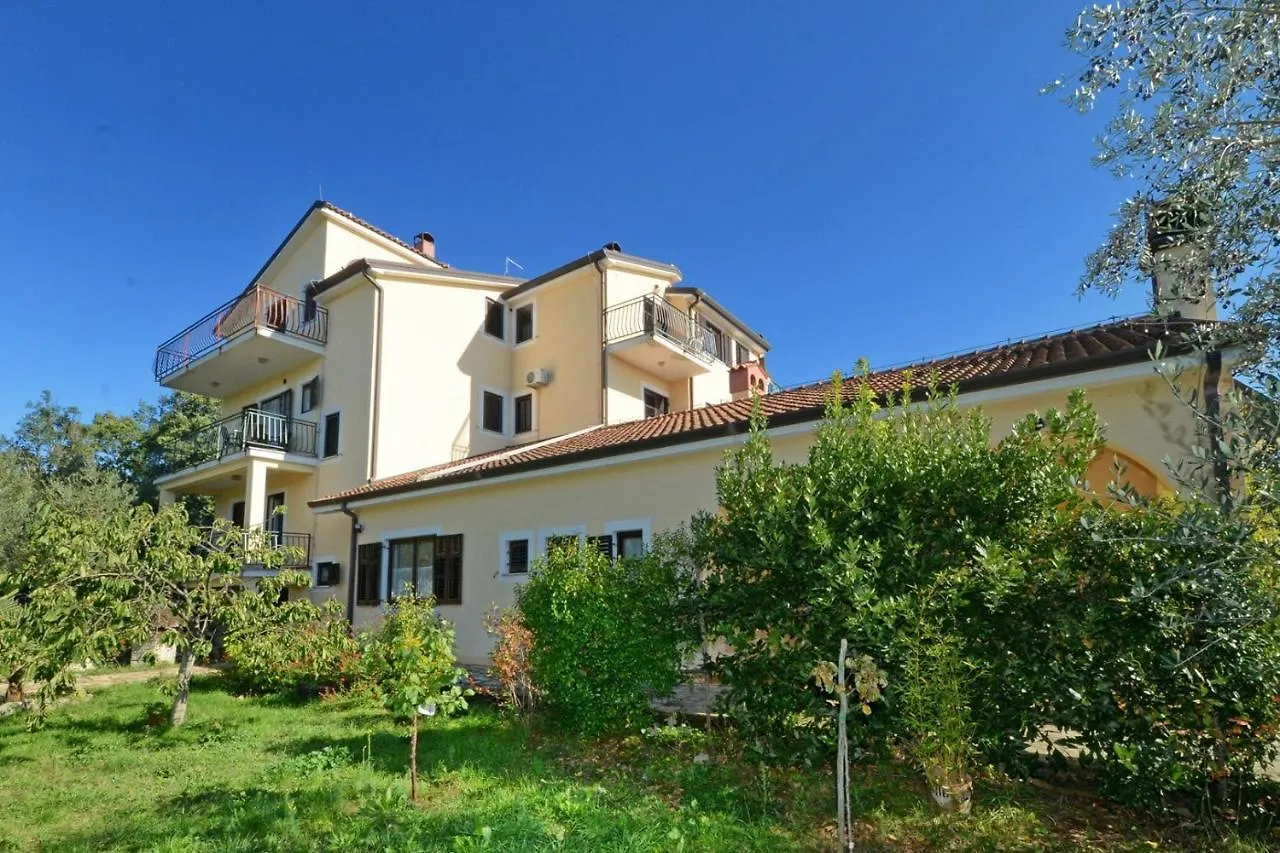 Apartments With Pool Albina Umag Penzion