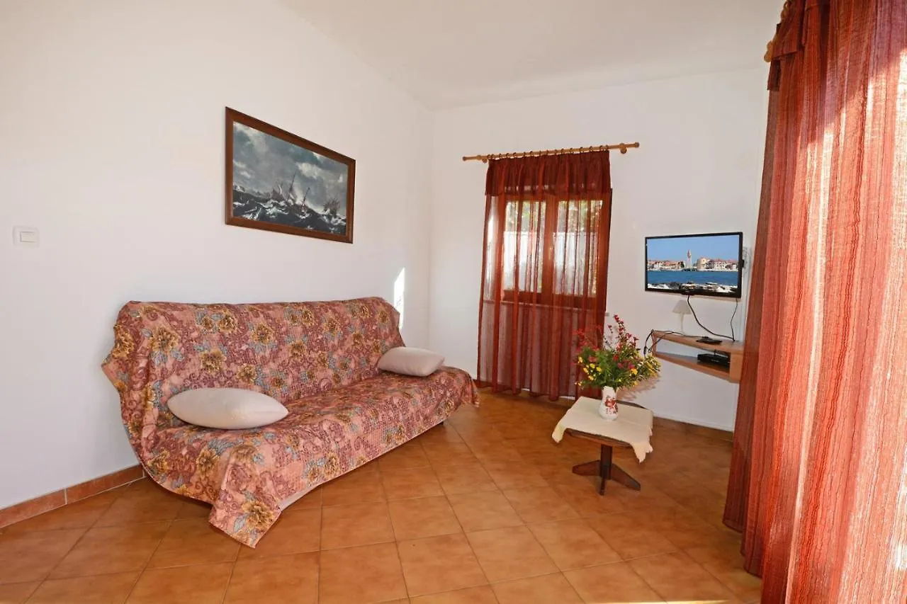 Apartments With Pool Albina Umag 4*,