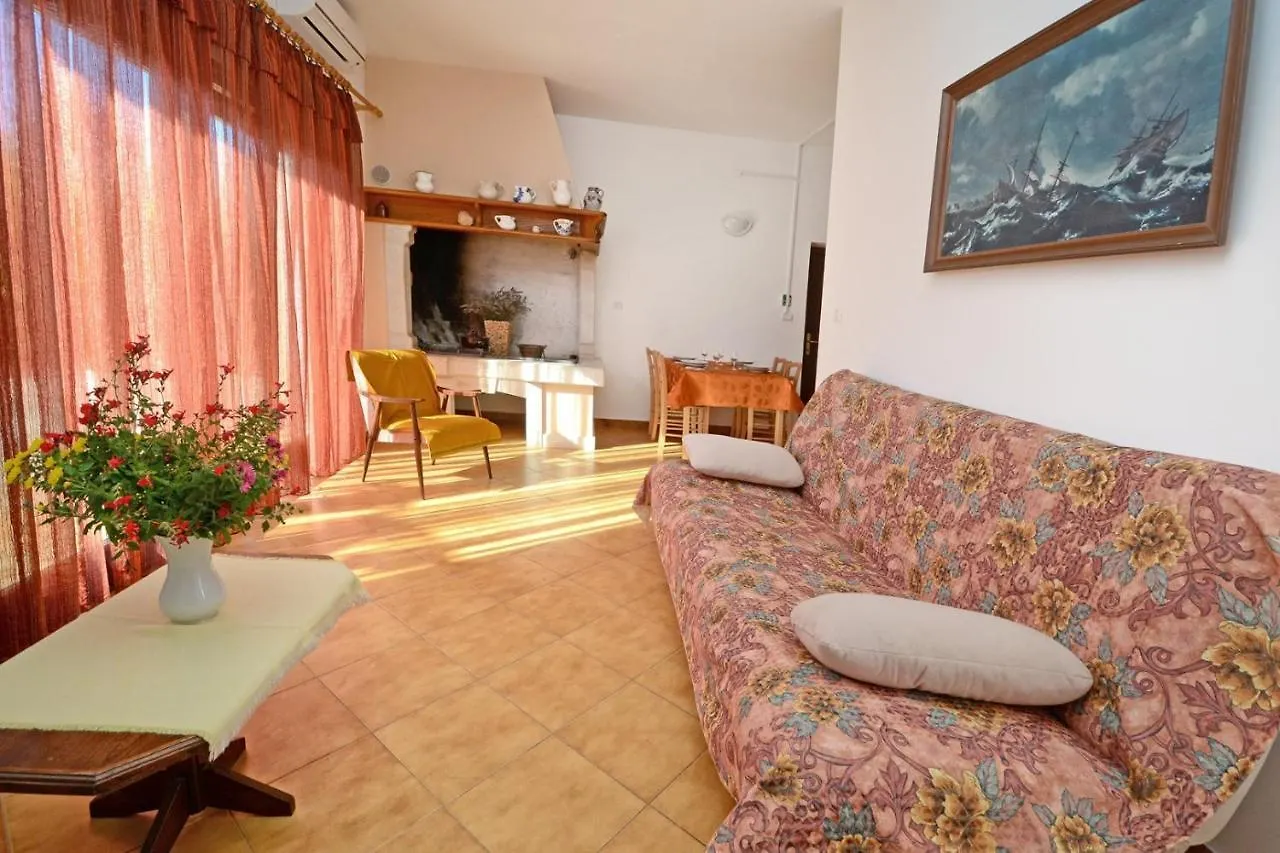 בית הארחה Valizza Apartments With Pool Albina