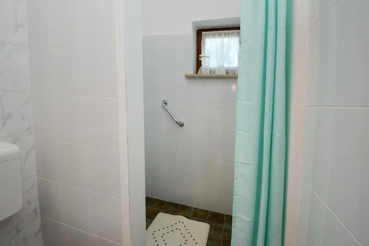 בית הארחה Valizza Apartments With Pool Albina