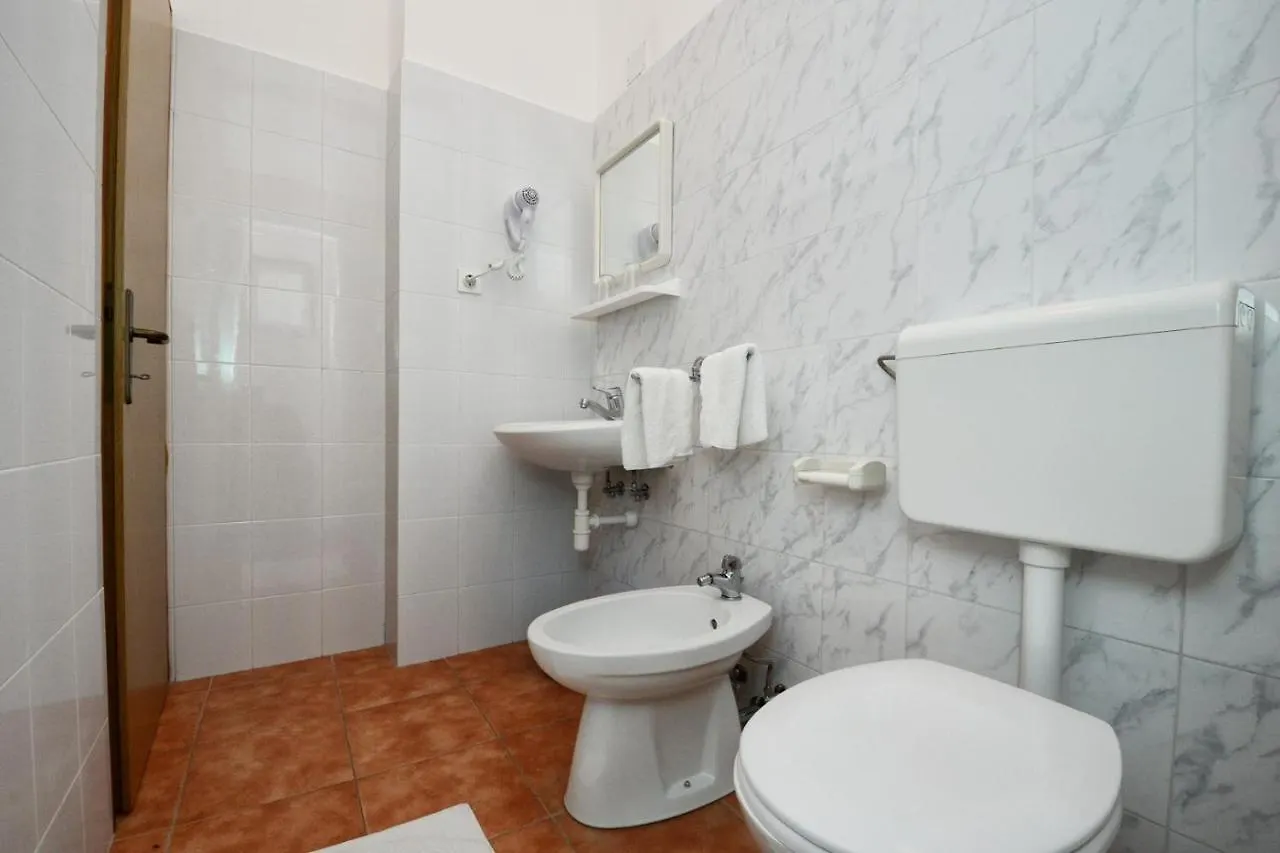 Apartments With Pool Albina Umag