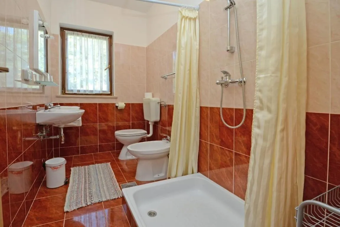 **** Gasthof Apartments With Pool Albina Valizza Slowenien