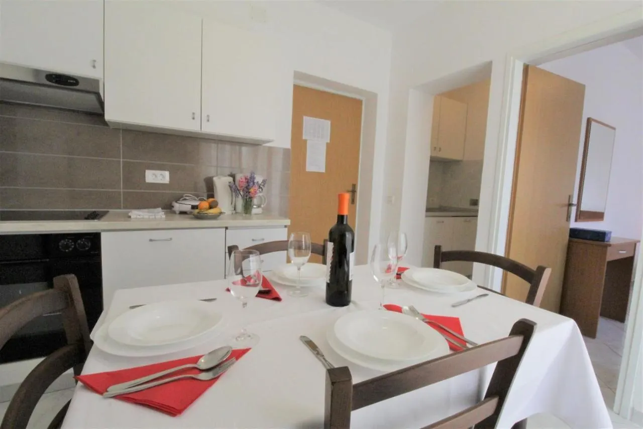 Apartments With Pool Albina Valizza Gasthof
