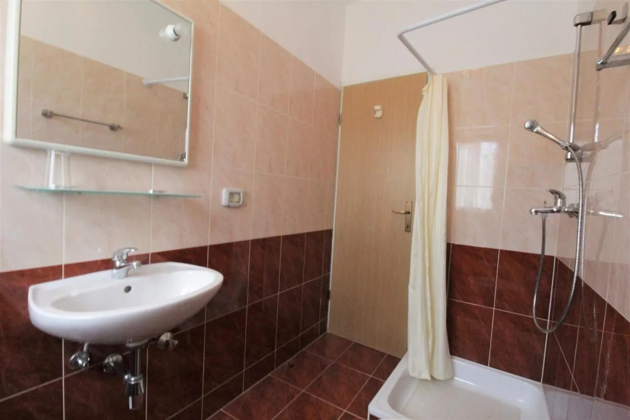 Gasthof Apartments With Pool Albina Valizza