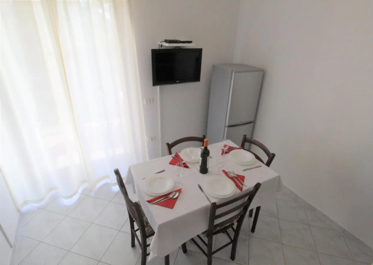 Gasthof Apartments With Pool Albina Valizza